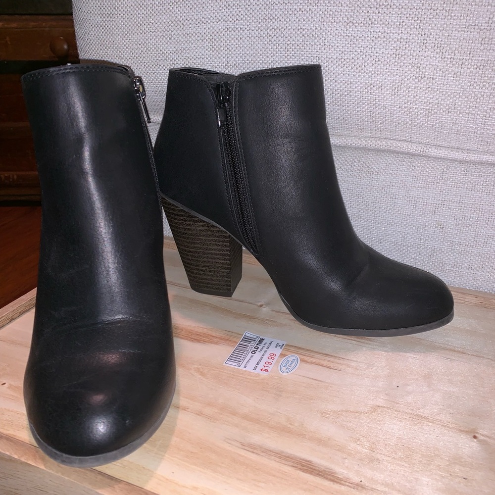 Booties - Picture 4 of 4